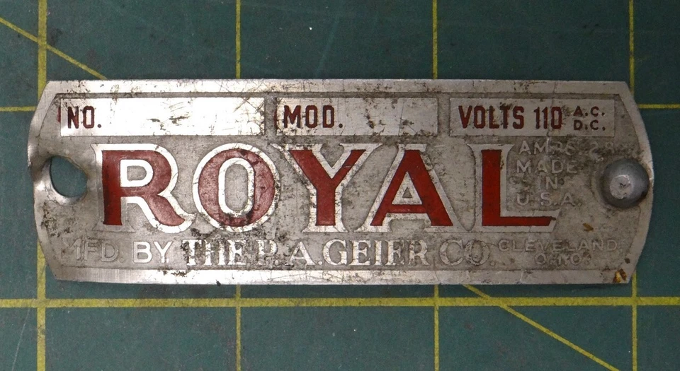 Vintage Royal Vacuum P.A. Placa de identificación modelo Geier 3-1/8" X 1" Foto 4 de 4