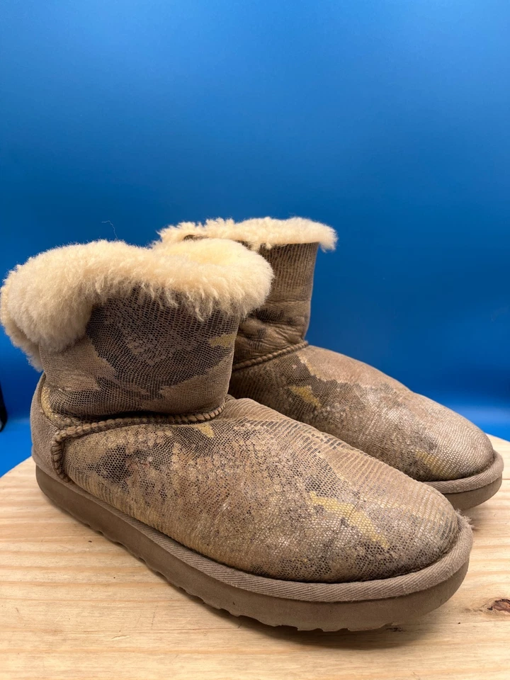 UGG мини Bailey бант снег ботинки женщин Sz 10/EU41 бежевый змея печати овчины - Изображение 3 из 4