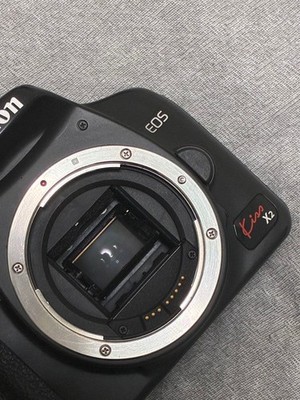Canon EOS Kiss X2 DSLR Camera with 18-55mm Lens Excellent