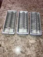 VIN. FRIGIDARE QUICKE ICE CUBE TRAY- METAL QUICK RELEASE- 3