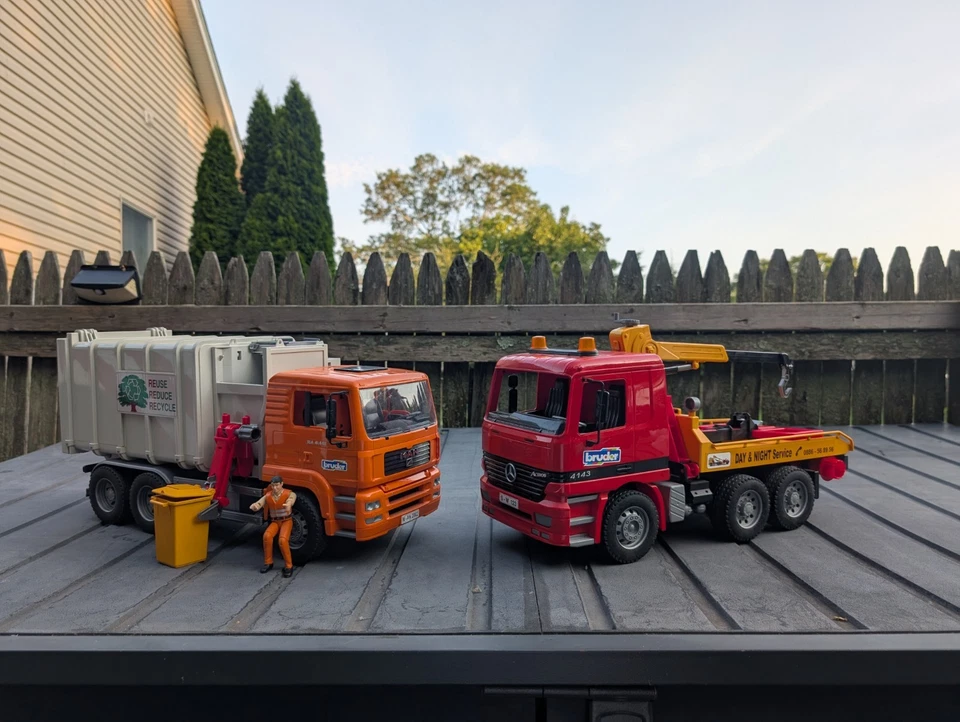 Bruder Toys 1:16 Scale MAN TGA Side Loading Garbage Truck EUC, & Tow Truck - Image 2 of 4