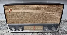 Vintage Magnavox FM-41 AM/FM Tube Radio – Black Case, Powers On, Restore/Parts