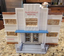 PLASTICVILLE HOSPITAL KIT HS-6 WITH FURNITURE IN ORIGIONAL BOX GOLD TRIM