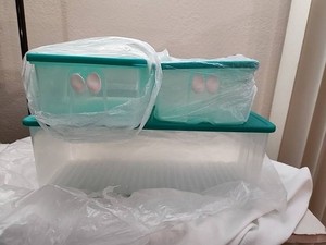 TUPPERWARE 3 FRIDGESMART CLASSIC SHEER CONTAINERS w/TEAL GREEN SEALS & VENTS NEW