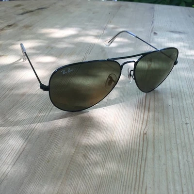 Ray-Ban Sunglasses Genuine Aviator Black Frame with Green Polarized Lenses