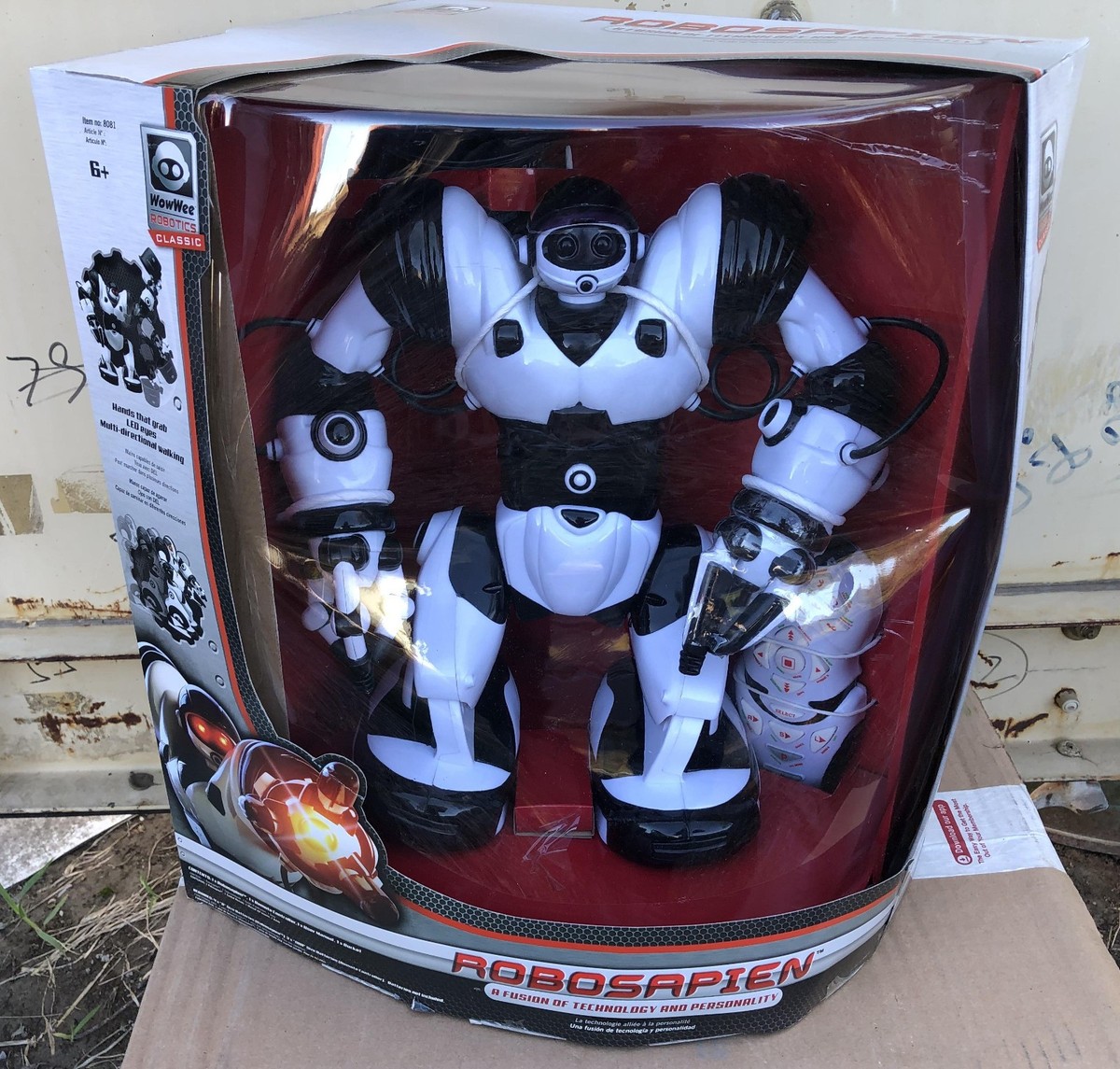 WowWee Robosapien Humanoid Toy Robot with Remote Control 8081 | eBay
