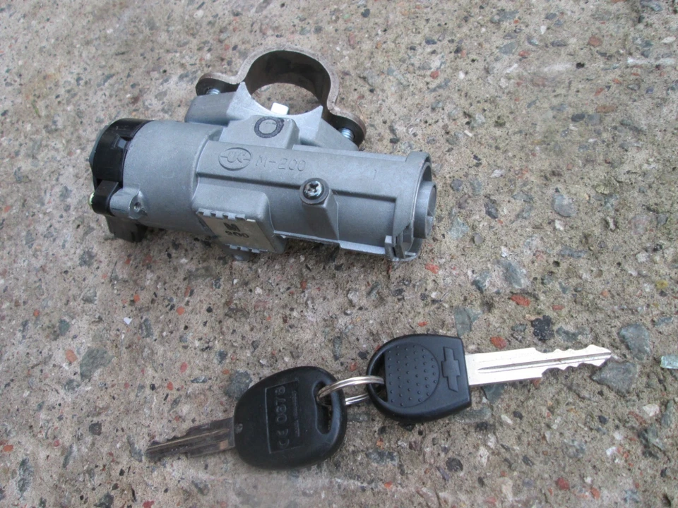 2008 CHEVROLET MATIZ 1.0 SE M200 STEERING IGNITION LOCK SWITCH BARREL 2 KEYS - Image 2 of 3