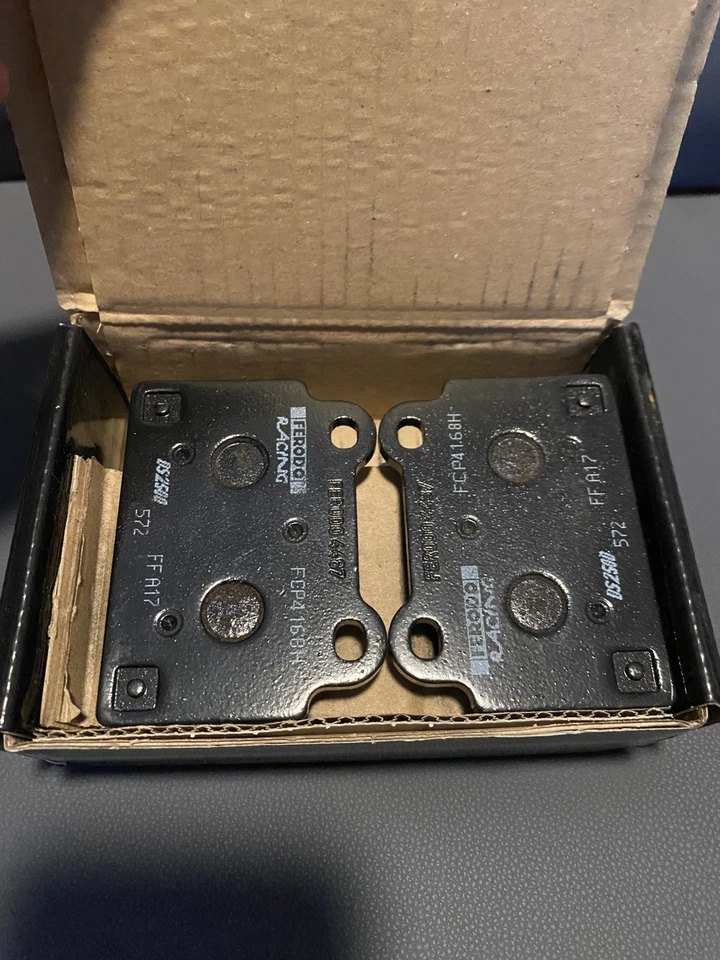 Pastillas freno trasero Ferodo DS2500 | 2008-2015 Mitsubishi Evo X (FCP4168H) Foto 2 de 3