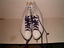 CCM Woman's White Figure Ice Skates Size 10 Nice Clean Blade Guards