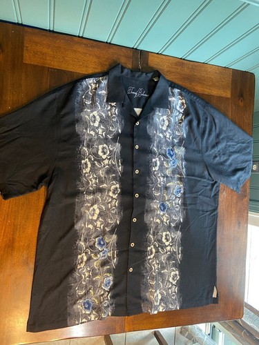 Tommy Bahama 2XT 100 % Seide geknöpftes kurzärmliges schwarzes geblümtes Hemd groß blau