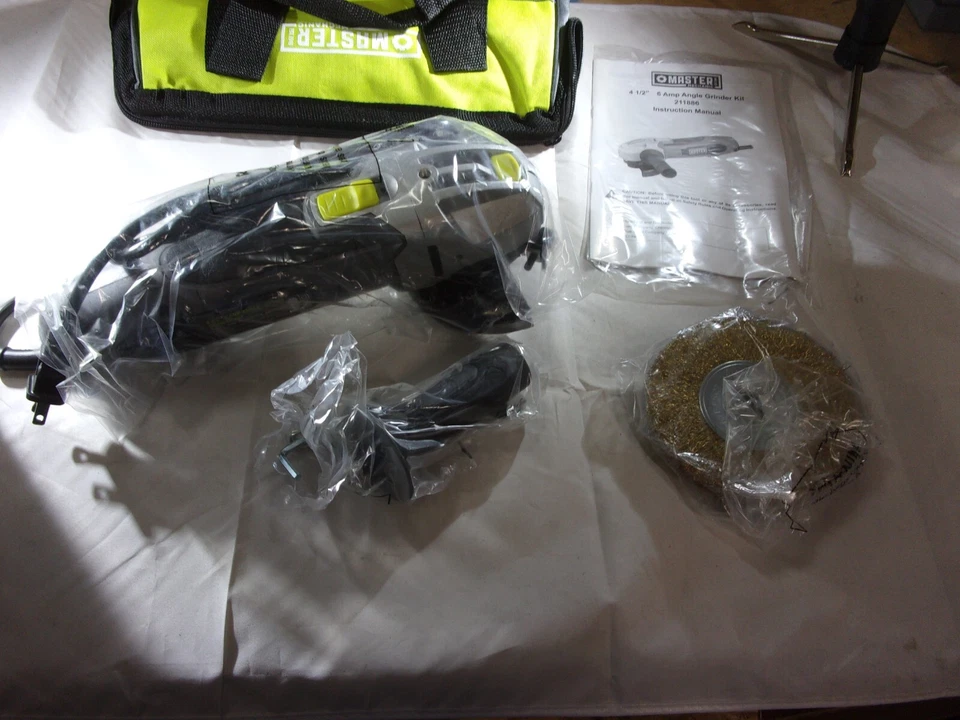 NEW MASTER MECHANIC 6AMP 4-1/2" ANGLE GRINDER W/BAG & ATTACHMENTS # 211886 - Image 4 of 4