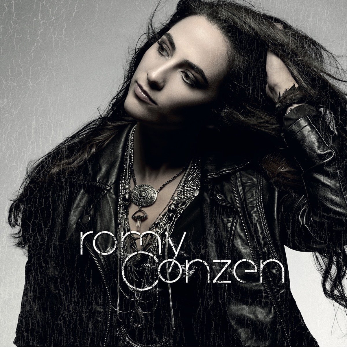 Romy Conzen V for Victory