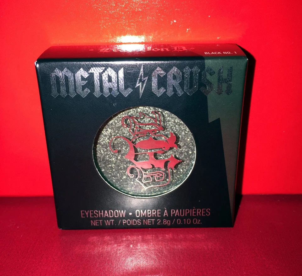 Sombra de ojos Kat Von D Metal Crush NEGRA No. 1 gunmetal metálico 0,10 oz Foto 4 de 4