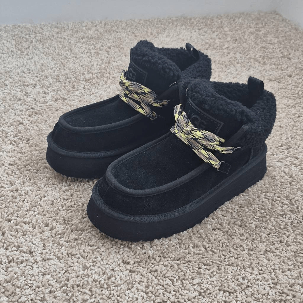 Botas negras UGG Funkarra Cabin Cuff para mujer talla 8