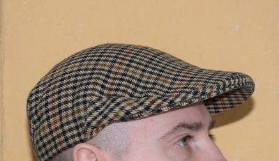VINTAGE BARBOUR CHECK FLAT CAP SIZE 7    / 58 cm PURE NEW WOOL MADE IN SCOTLAND