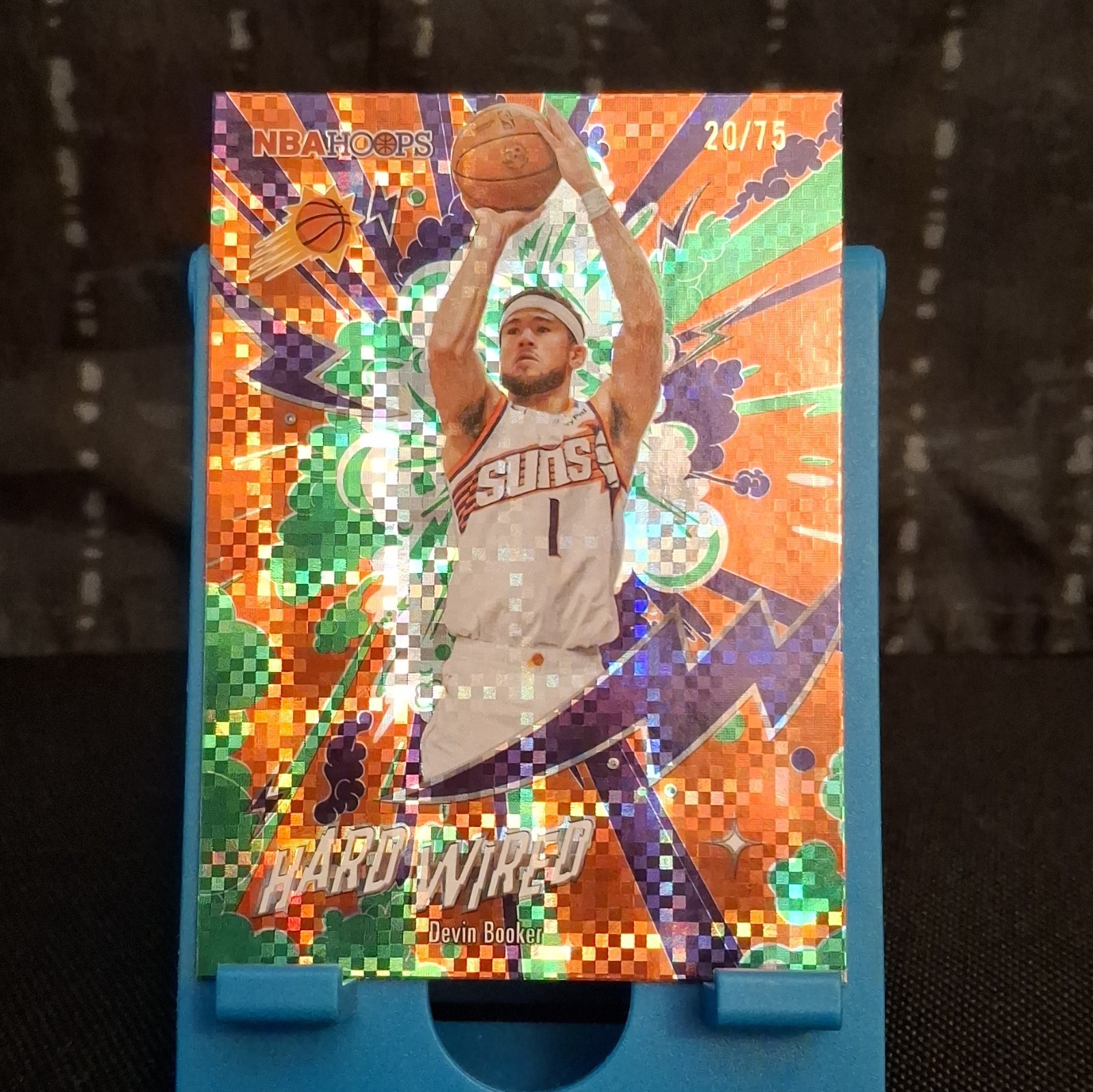 2025 NBA Hoops Devin Booker 20/75 Light Burst Green Hardwired HW#15 