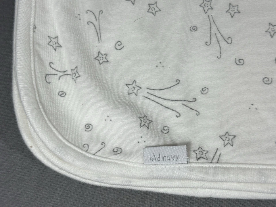 Old Navy Shooting Star Knit Receiving Blanket White Gray Newborn One Size - Image 2 of 4