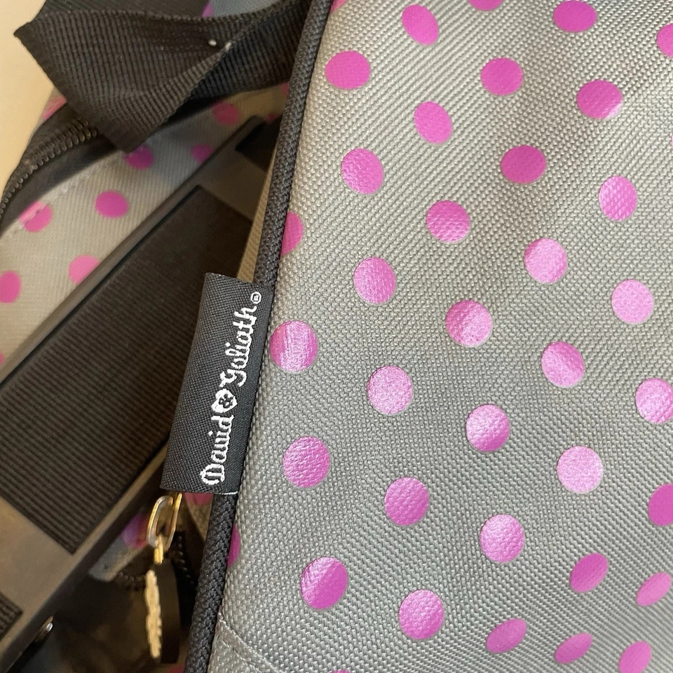 David & Goliath You So Pugly Pug Large Holdall Travel Holiday Weekend Bag - Image 4 of 4