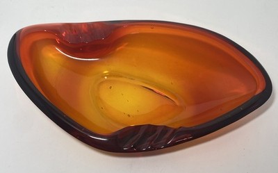 L.E. Smith MCM Amberina Boomerang Art Glass Ashtray Cadmium Red Glow