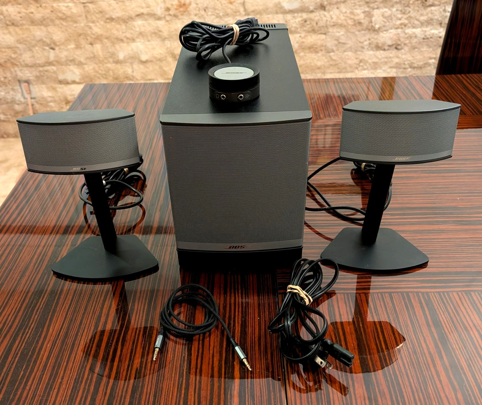 Bose Companion 5 Multimedia Computer Speaker System SOUNDS A