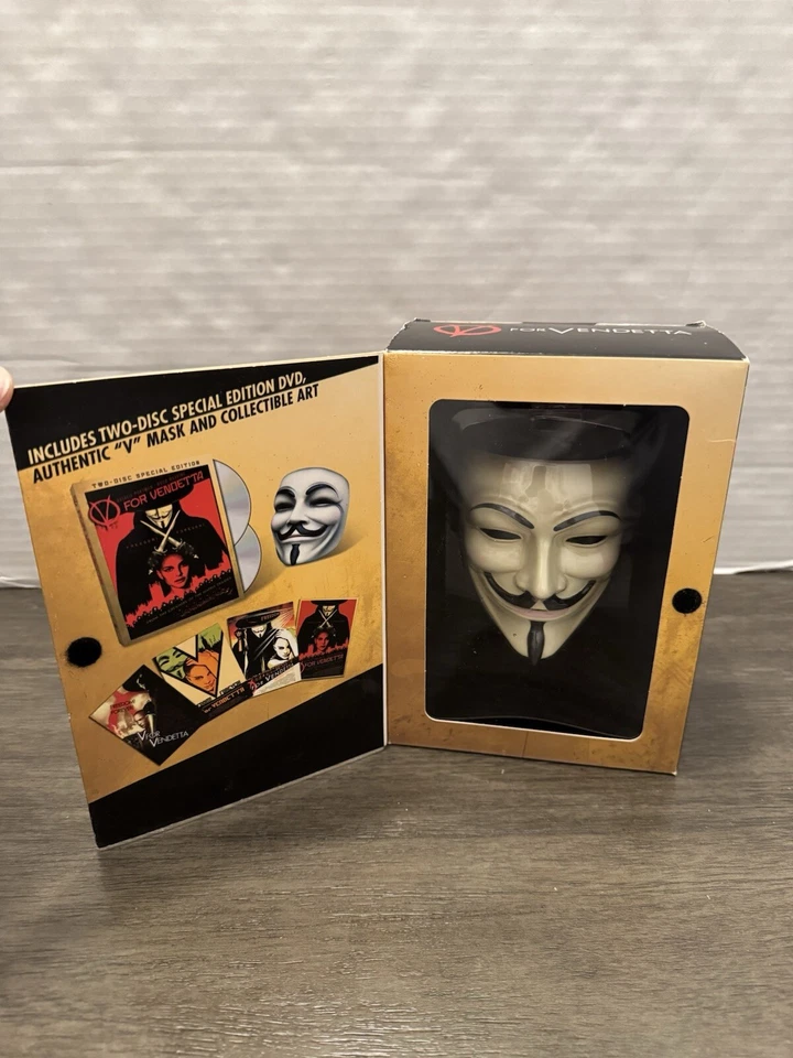 V For Vendetta 2 Disk Collectors Edition DVD Set Sealed Includes Mask And Art  - Image 3 of 4