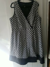 Lane Bryant Size 22 Faux Wrap Dress Sleeveless Black White Geometric Cotton EUC