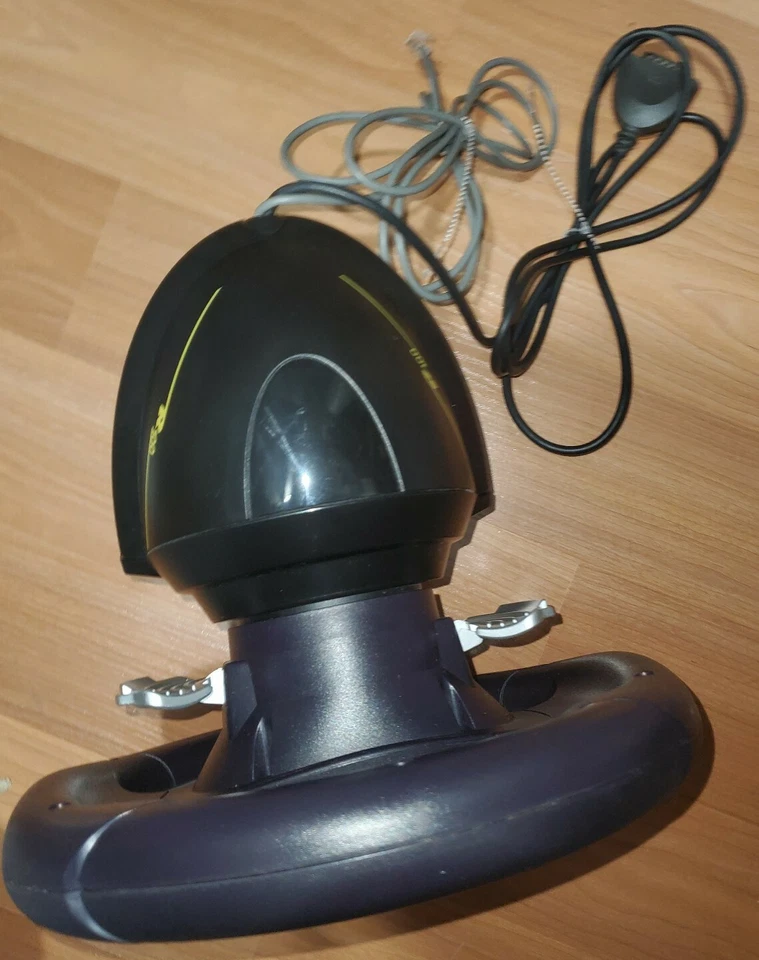 Volante de carreras con cable Saitek R100 para PC - sin pedales plateado y negro Foto 3 de 4