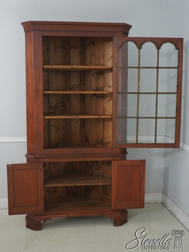F69055: Antiguo gabinete de esquina American Cherry Country Chippendale Foto 3 de 4