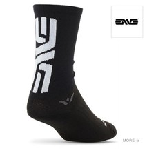 ENVE Swiftwick Vision Seven Cycling Socks 7 Compression crew black Medium