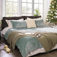 Luxury Velvet King Quilt Set, Ultra Soft Lightweight Velvet Comforter Set, Overs
