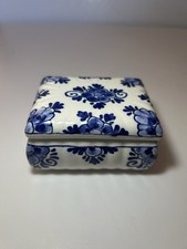 Vintage Delft Blue Handpainted Trinket Box Made in Holland Blue White