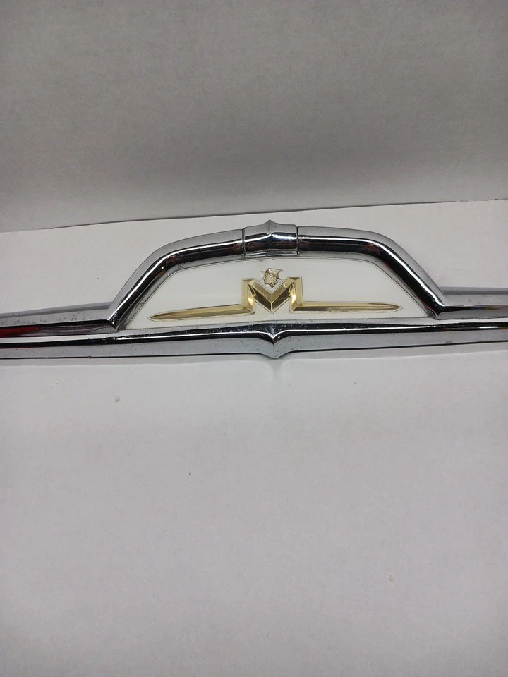 Mercury Montclair 1956 adorno de cerradura de maletero Foto 2 de 4
