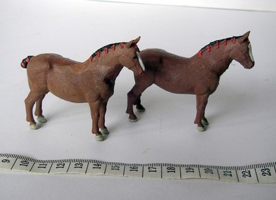 2 x Vintage Britains Farm Show Pferde