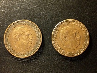 España monedas de 2'5 pesetas año 1953 estrellas 54 y 56.