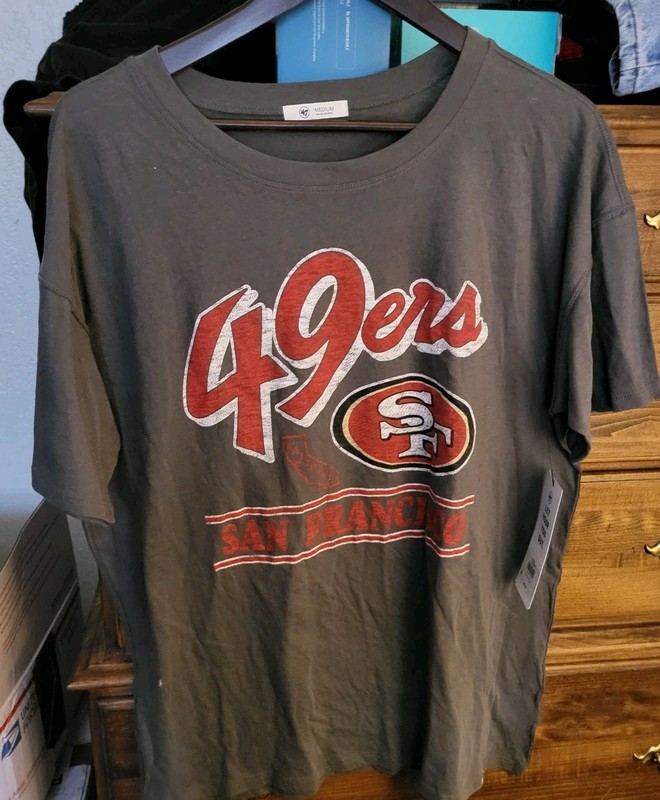 New NFL San Francisco 49ers '47 Brand T-shirt Women's Medium with Tags 