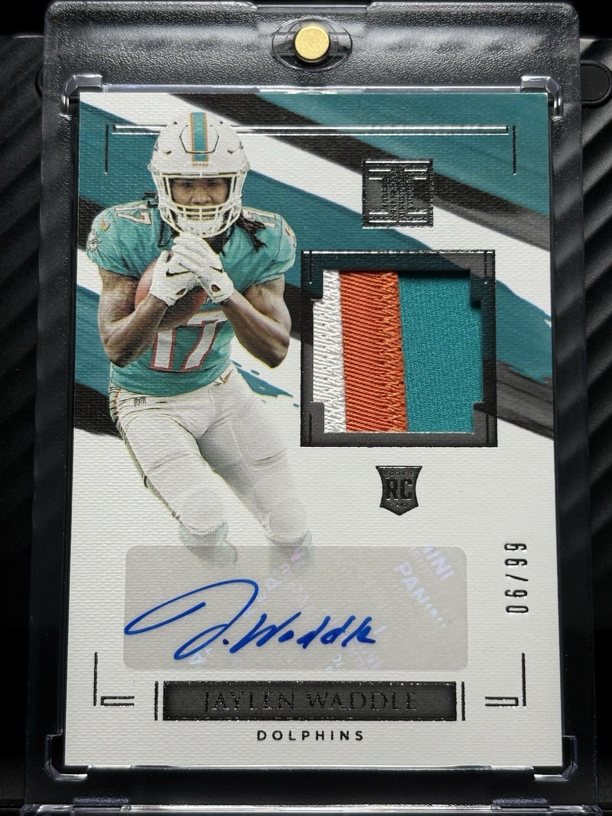 Jaylen Waddle Panini Impeccable Rookie Patch Autograph #RPAJW Base