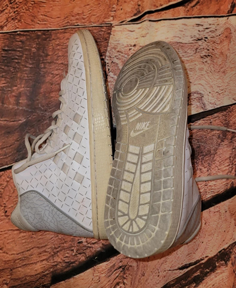 Jordan Illusion 'White Wolf Grey' Mens Shoes Sz 9 guc - Image 2 of 2