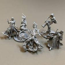 LOT 5 Grey Miniatures For Dungeons  Dragon D D Figures Board Game toys