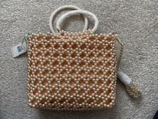 Oasis Pearl Shoulder Bag 