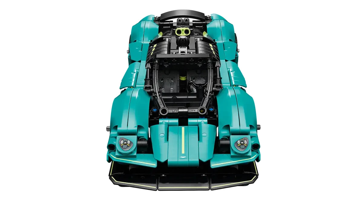 LEGO Technic #42208 Aston Martin Valkyrie 707 Pcs 9+ New w/BOX
