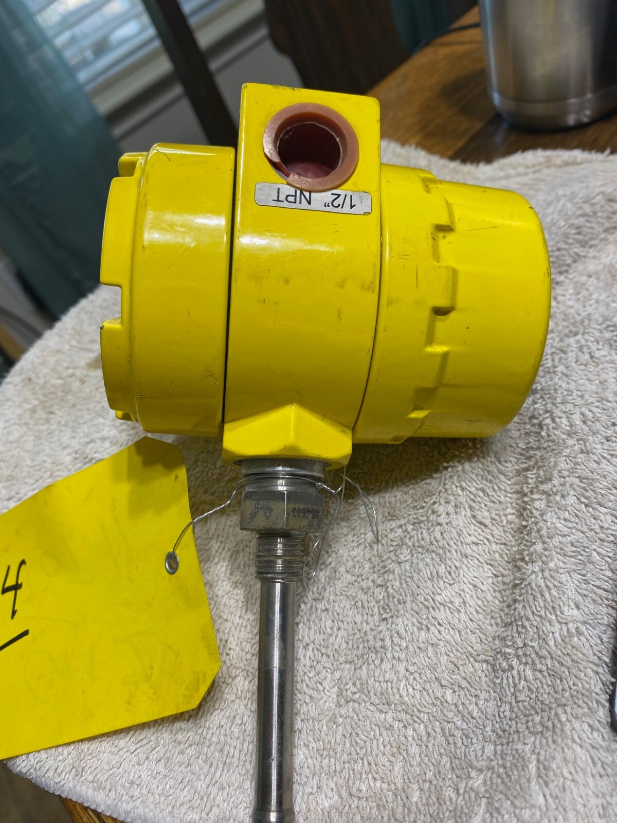 FCI ST75-2F2FF00 Flow Meter, 240 psig @ 200°F, 1/2" NPT, 100 to 240 Vac