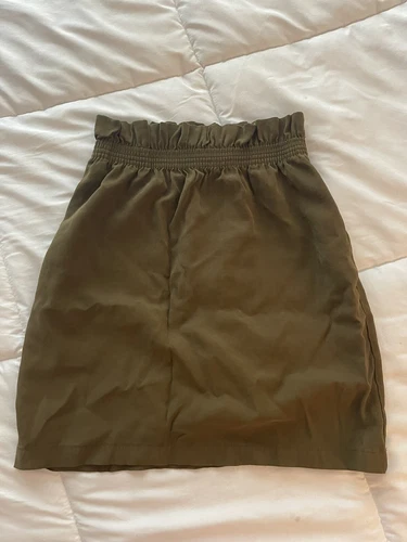 H&M Womens Olive Army Green Paper Bag High Waisted Skirt size 2 Pre-owned