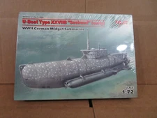ICM/S-006 WWII GERMAN MIDGET SUBMARINE free ship