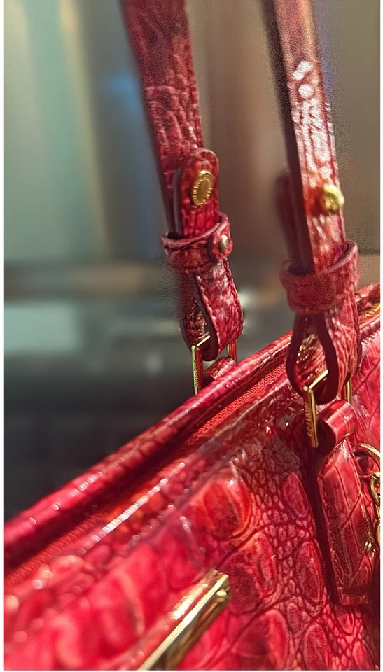 BRAHMIN Med Asher Tote Pomegranate Melbourne Croc Embossed ALL LEATHER preowned - Image 2 of 4