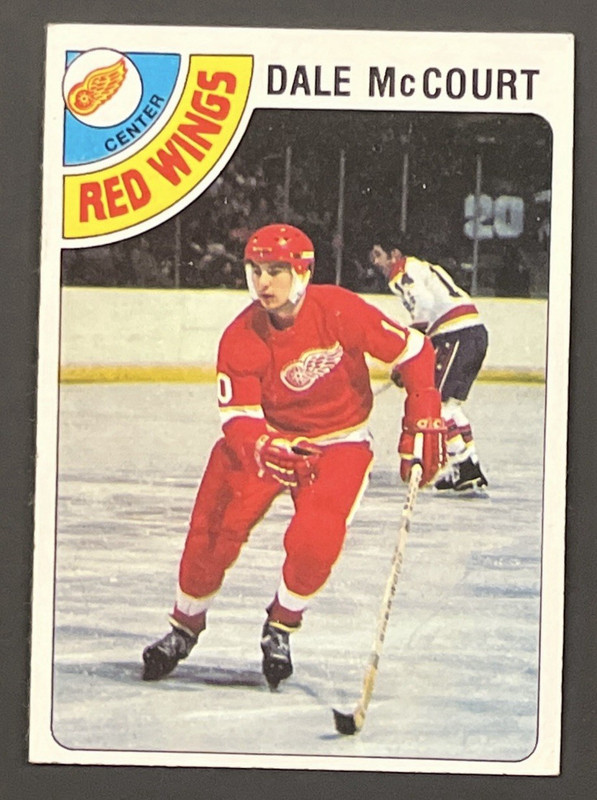 Topps Dale McCourt Rookie #132 Detroit Red Wings NHL Ice Hockey Card 1978-79
