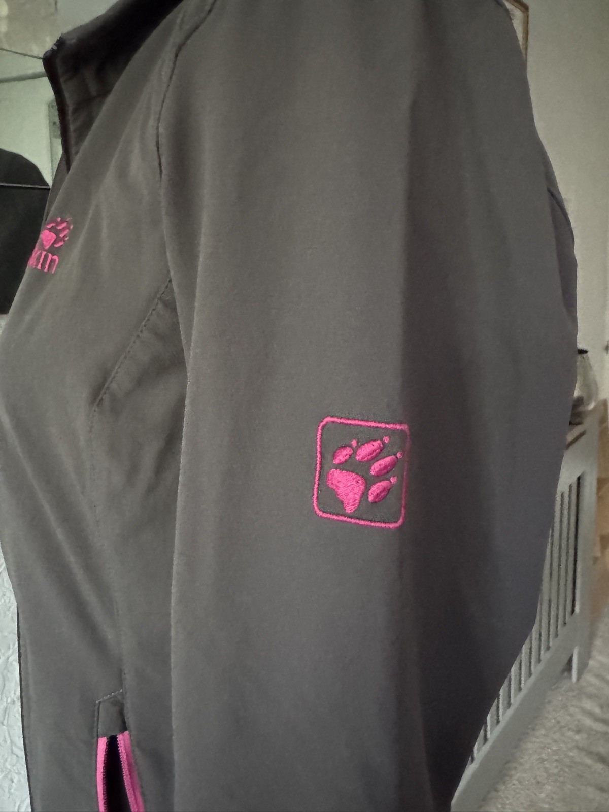 JACK WOLFSKIN LIGHTWEIGHT FLEXSHIELD  JACKET - SI… - image 2