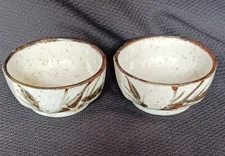 2 Japanese rice speckled bowls