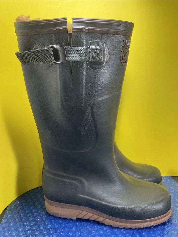 Botas de goma verde oscuro Aigle para hombre EU 41 US 9 talla aisladas banda de rodadura profunda Foto 2 de 4