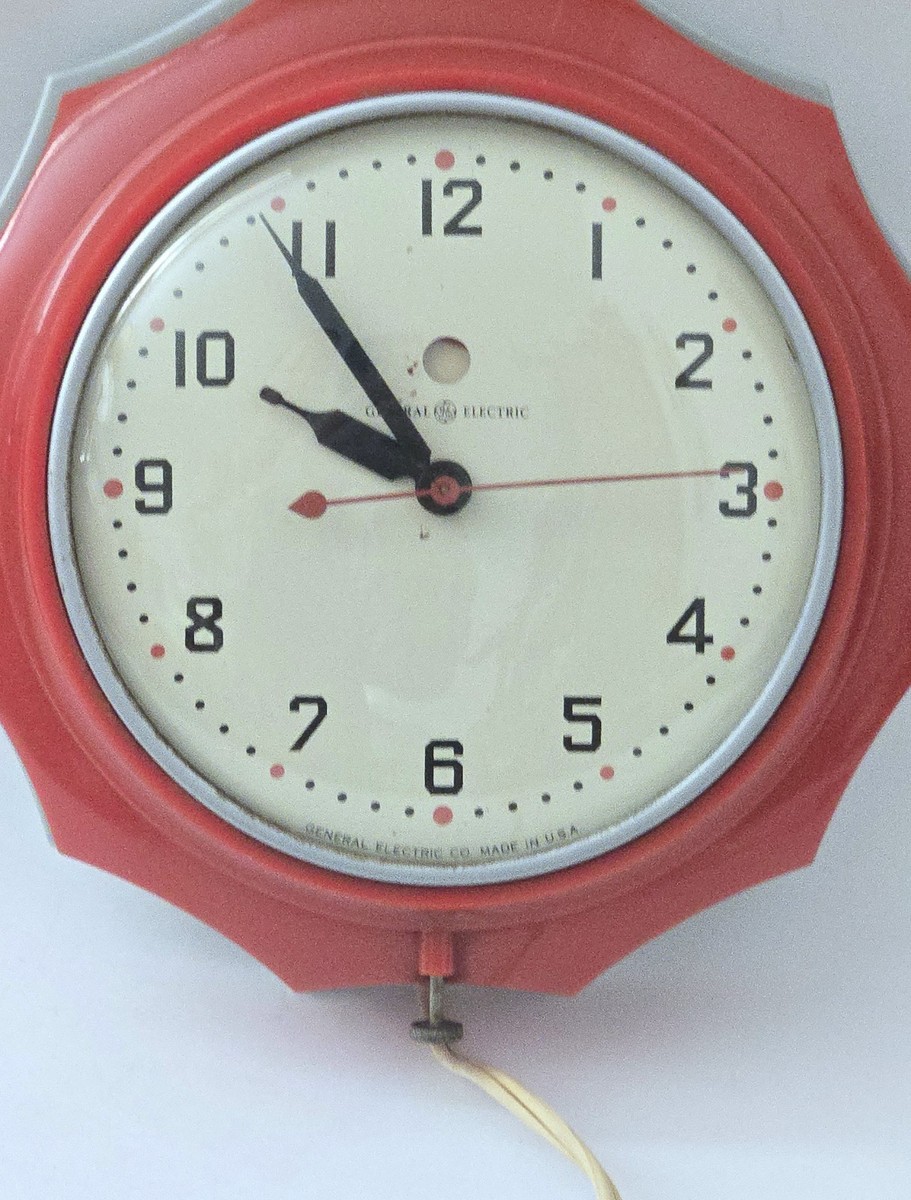 General Electric Wall Clock 2H02 Red Retro Atomic Mid Century