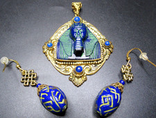 Amazing Egyptian Pharoah Blue & Green Vintage Pendant Earring Set NEIGER?